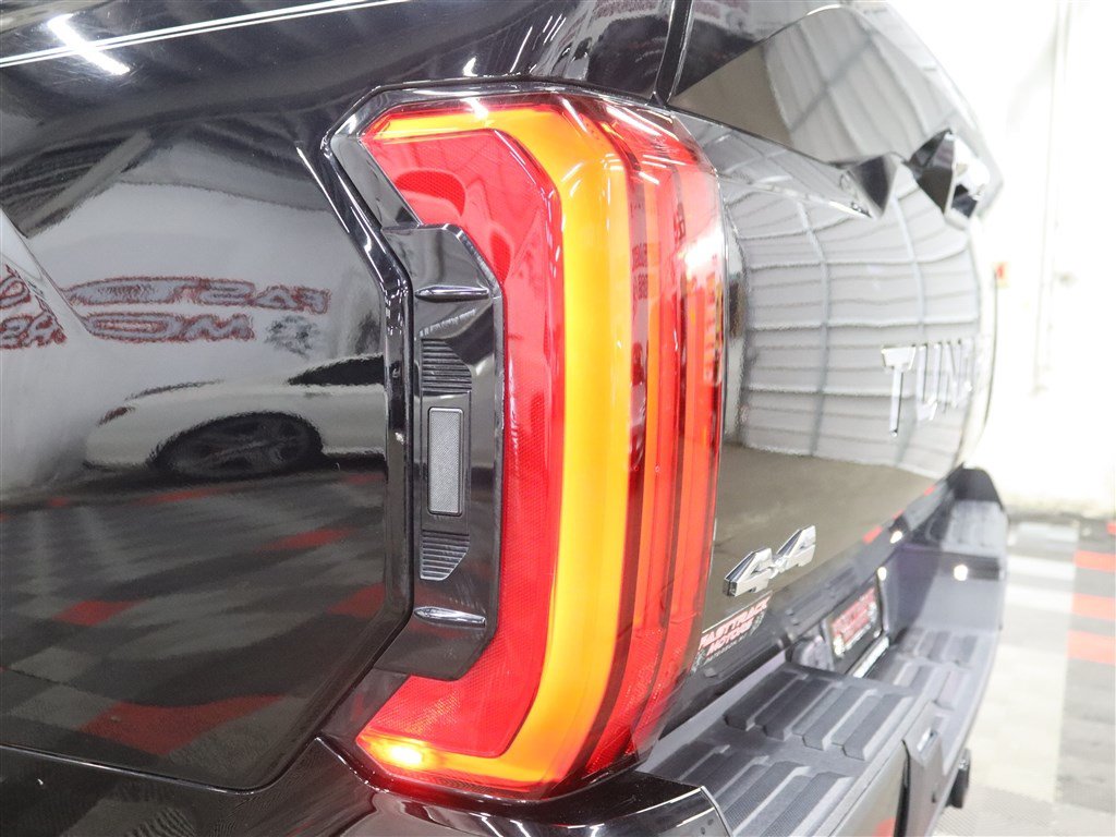 Used 2023 Toyota Tundra Limited AWD/4WD image 10