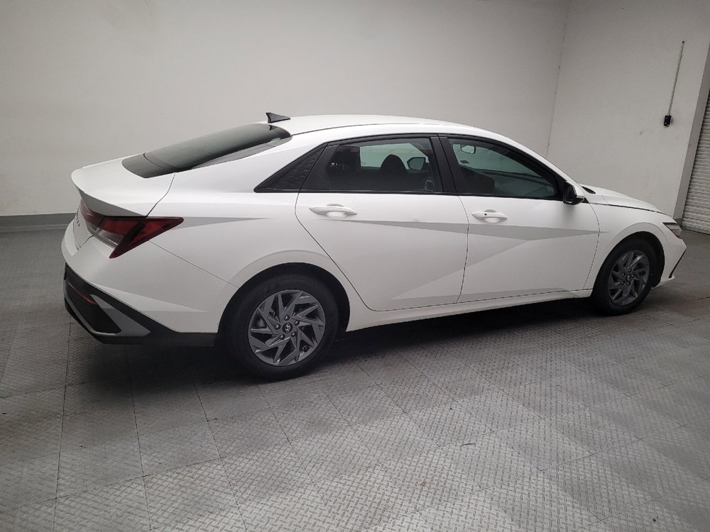 Used 2024 Hyundai Elantra SEL FWD image 10
