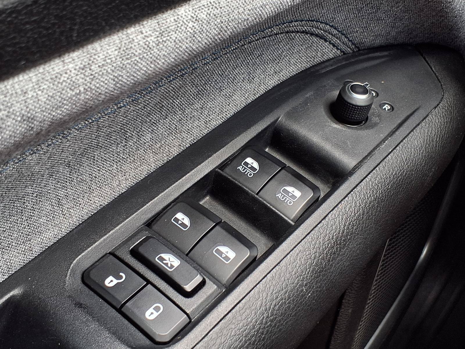 Used 2024 Jeep Compass Latitude AWD/4WD image 9
