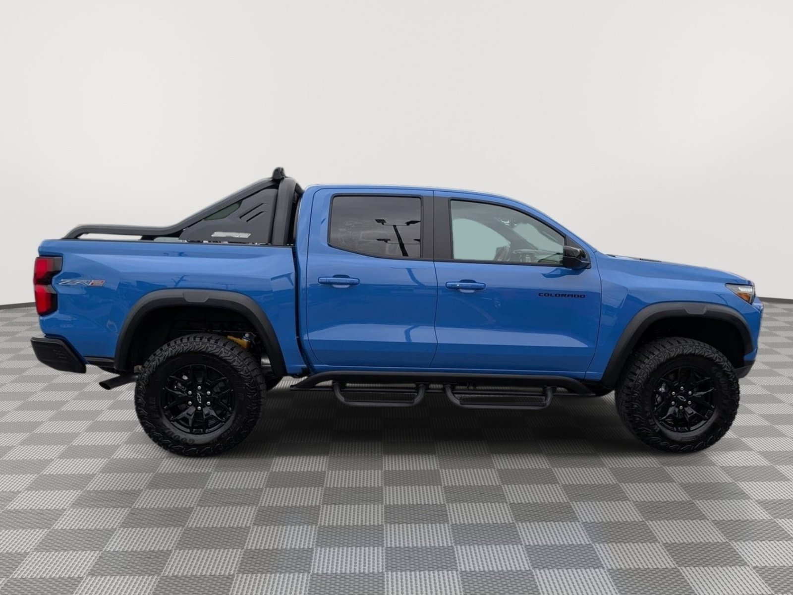 Used 2026 Chevrolet Colorado ZR2 w/ Midnight Edition AWD/4WD image 6