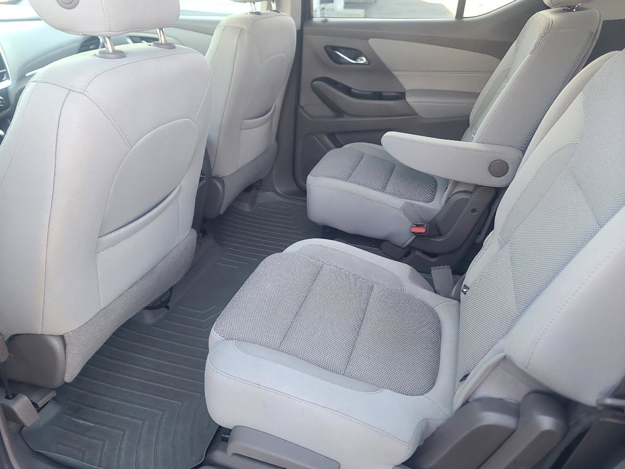 Used 2019 Chevrolet Traverse LT image 11