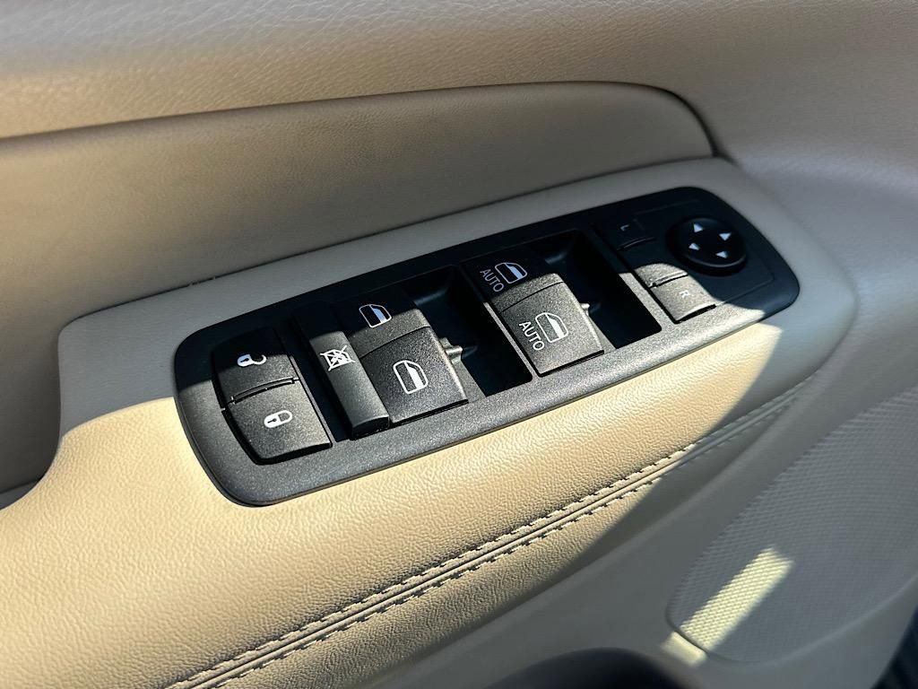 Used 2021 Jeep Grand Cherokee Limited w/ Luxury Group II image 22