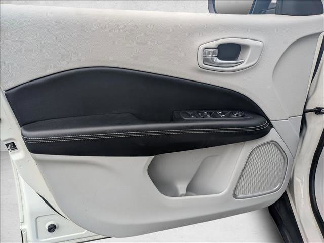 Used 2020 Jeep Compass Latitude image 9