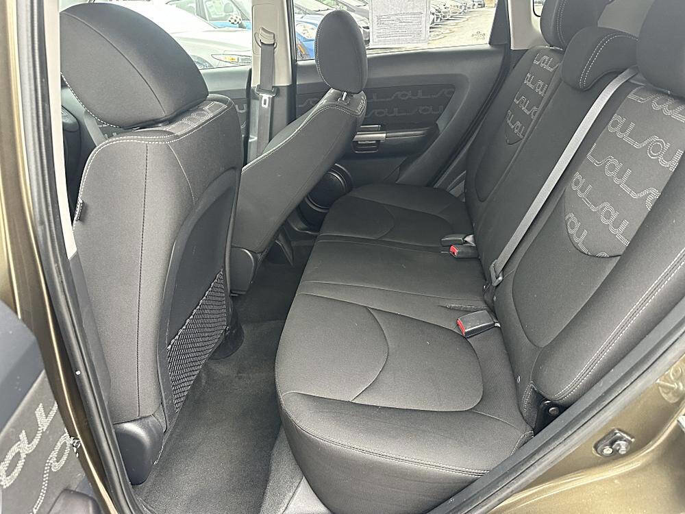 Used 2012 Kia Soul + w/ Audio Pkg image 12