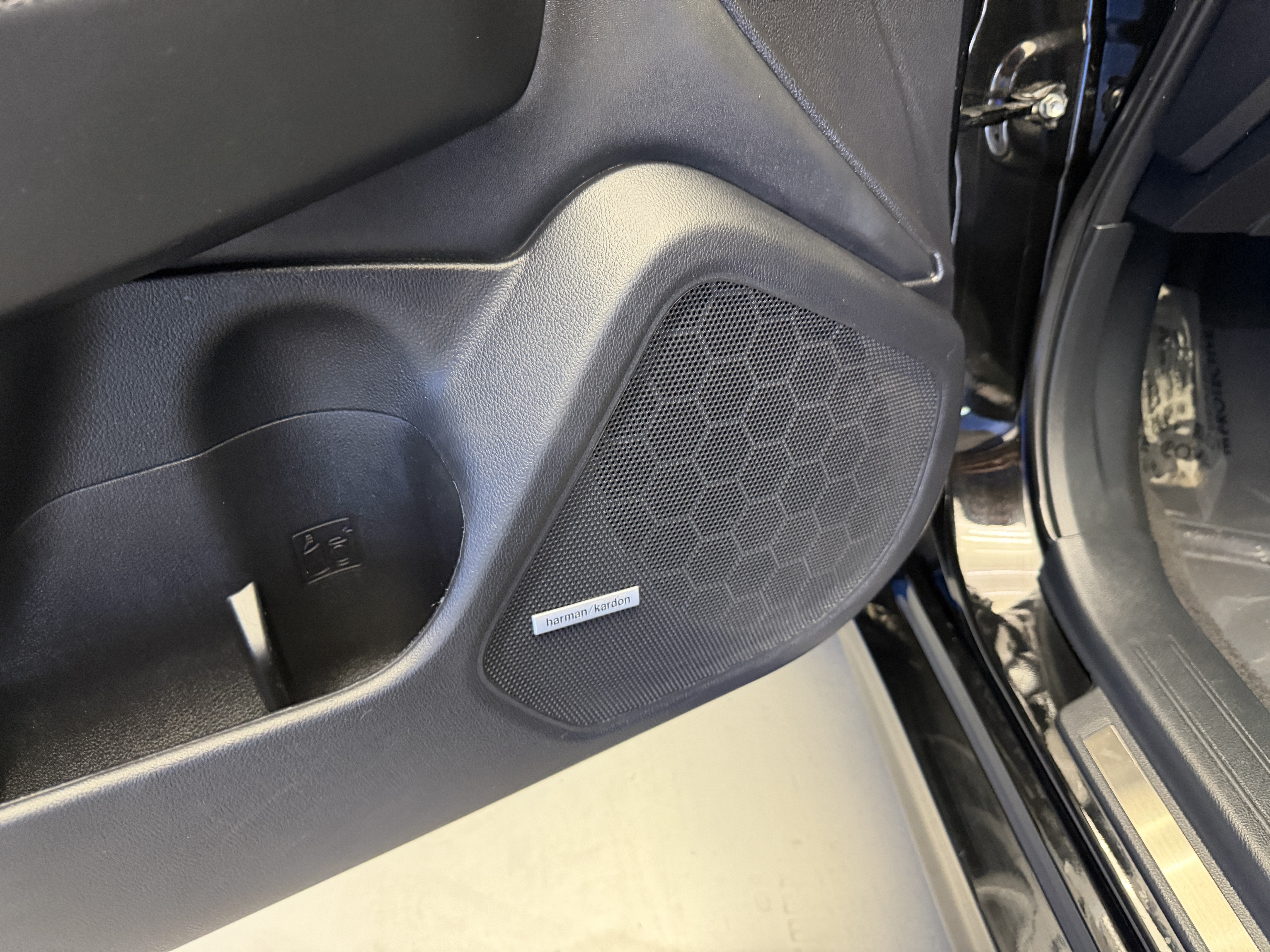 Used 2019 Subaru Legacy 3.6R Limited AWD/4WD image 11