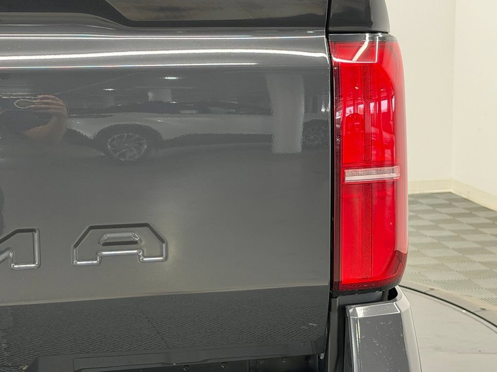 Used 2026 Toyota Tacoma SR5 AWD/4WD image 14