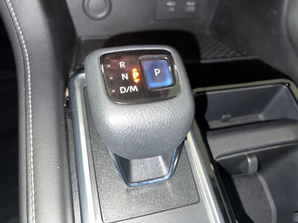 Used 2022 Nissan Pathfinder SV image 27