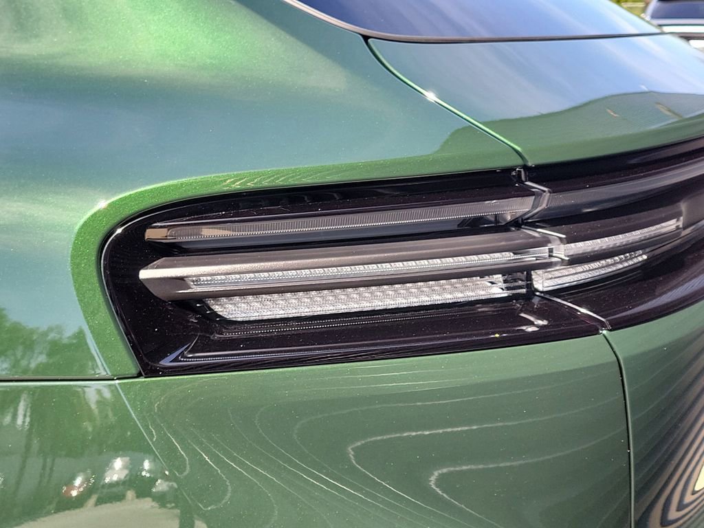 New 2026 Porsche Macan 4 Electric image 16