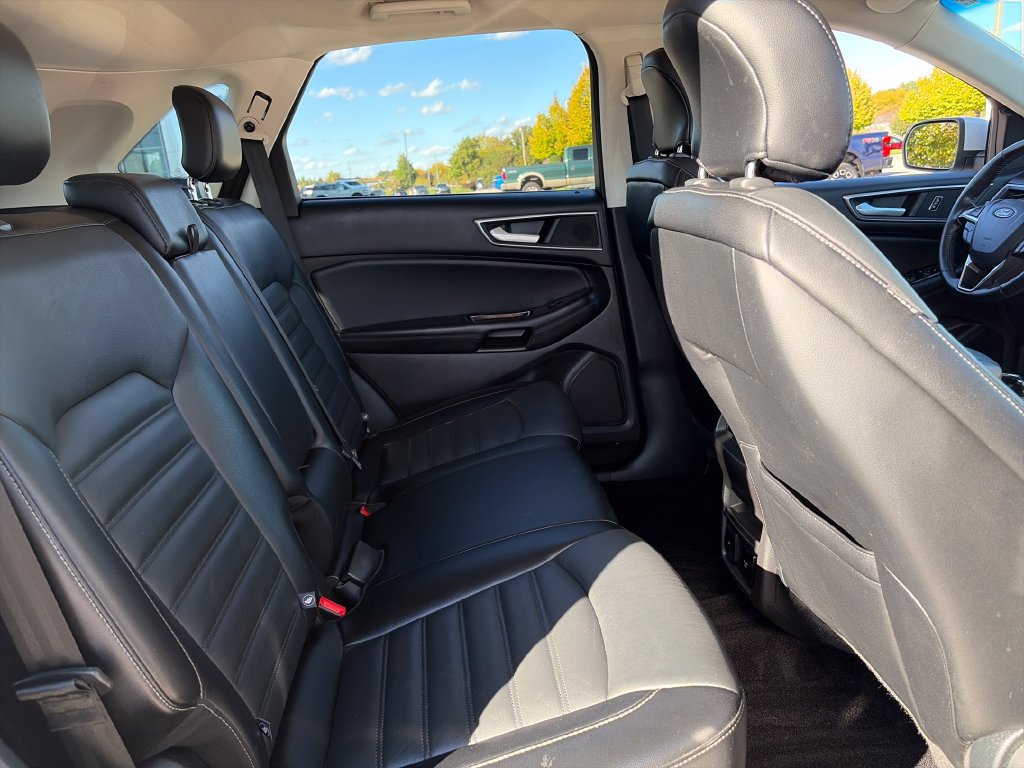 Used 2017 Ford Edge SEL w/ Equipment Group 201A AWD/4WD image 30