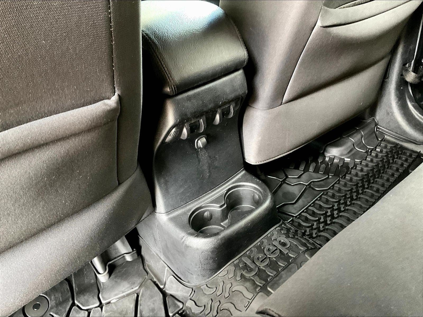 Used 2016 Jeep Wrangler Unlimited Sport AWD/4WD image 10
