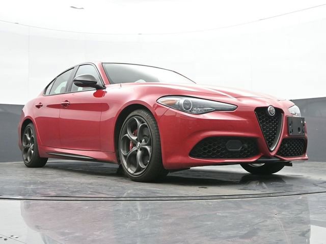 Used 2019 Alfa Romeo Giulia Ti image 10