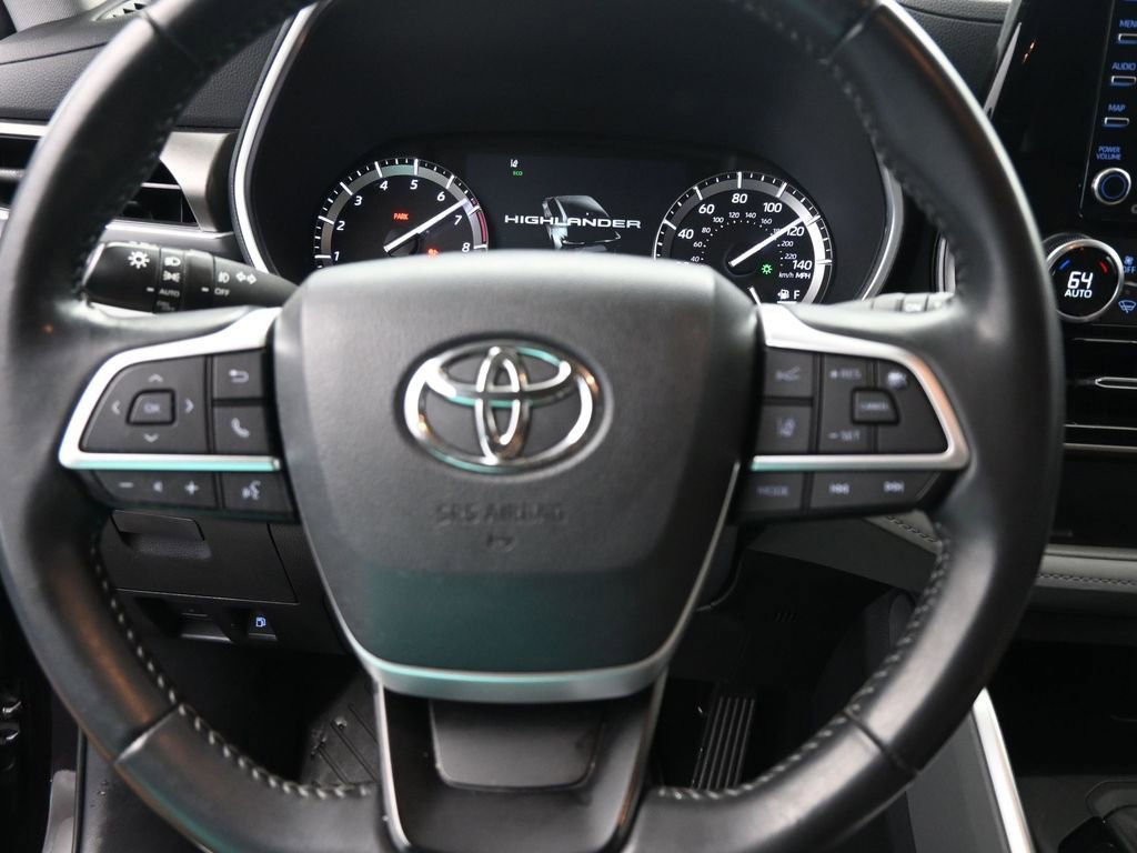 Used 2022 Toyota Highlander XLE image 26