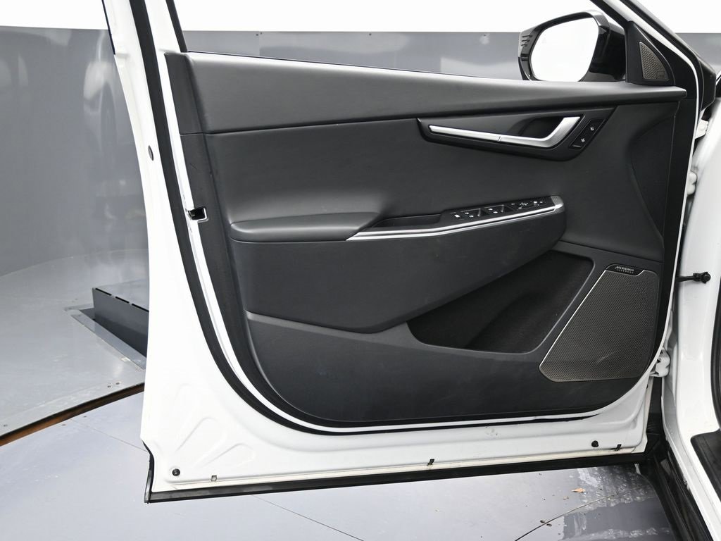 Used 2022 Kia EV6 Wind image 38