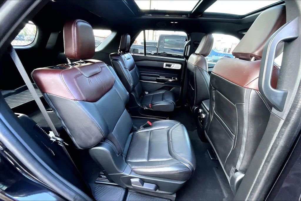 Used 2022 Ford Explorer Platinum w/ Equipment Group 601A image 26