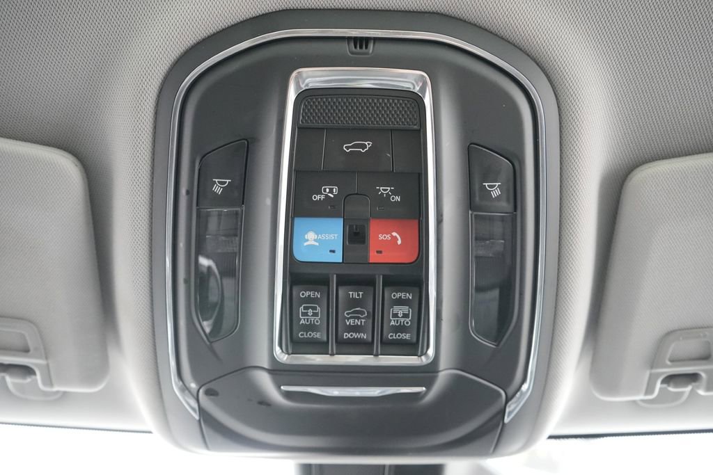 Used 2022 Jeep Grand Cherokee Limited 4xe image 21