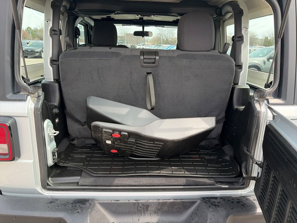 Used 2023 Jeep Wrangler Sport image 39