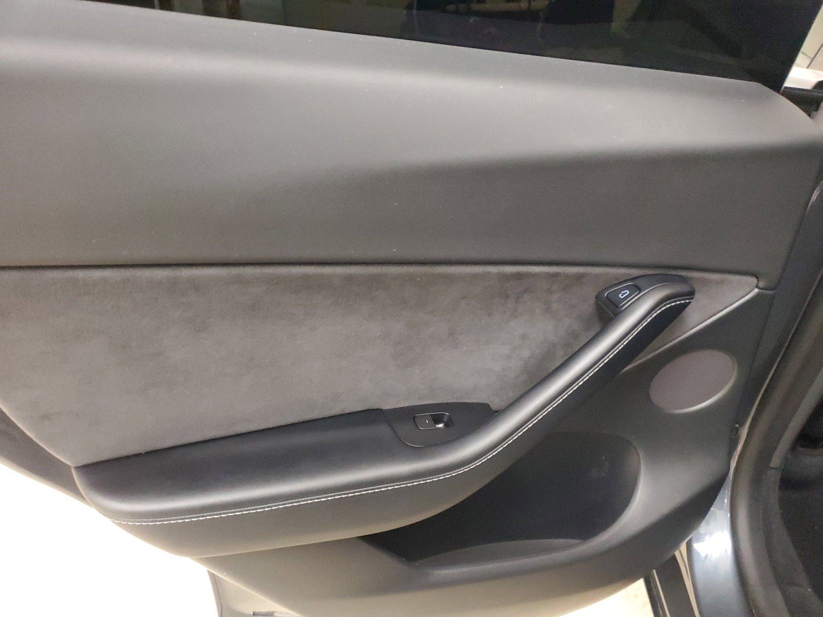 Used 2022 Tesla Model Y Long Range AWD/4WD image 16