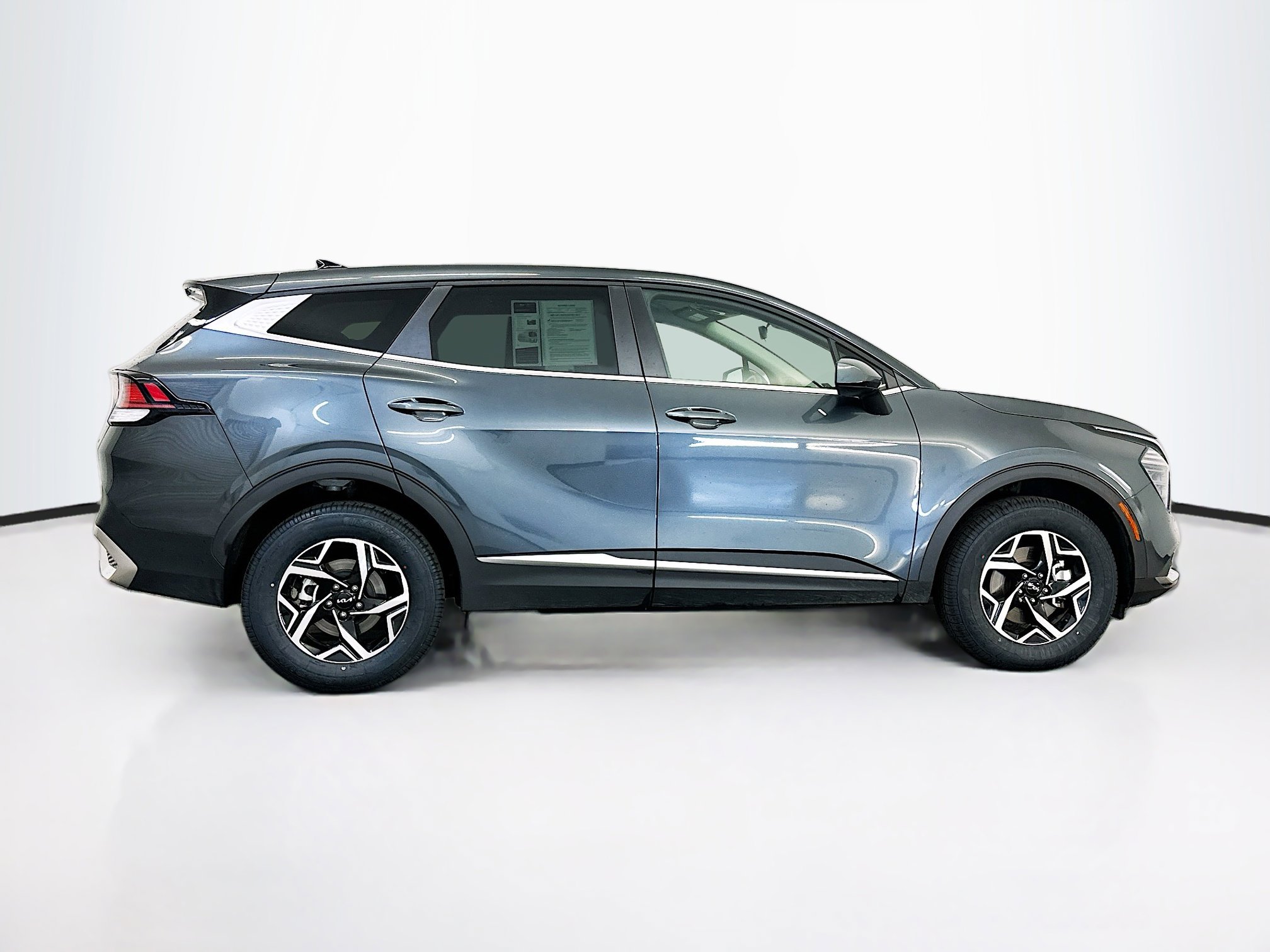 Used 2025 Kia Sportage LX image 10