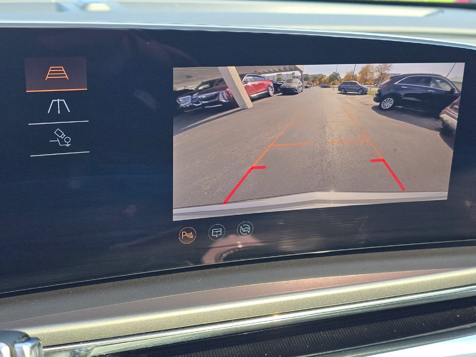 Certified 2024 Cadillac Lyriq Tech w/ LPO, Floor Liner Package AWD/4WD image 6