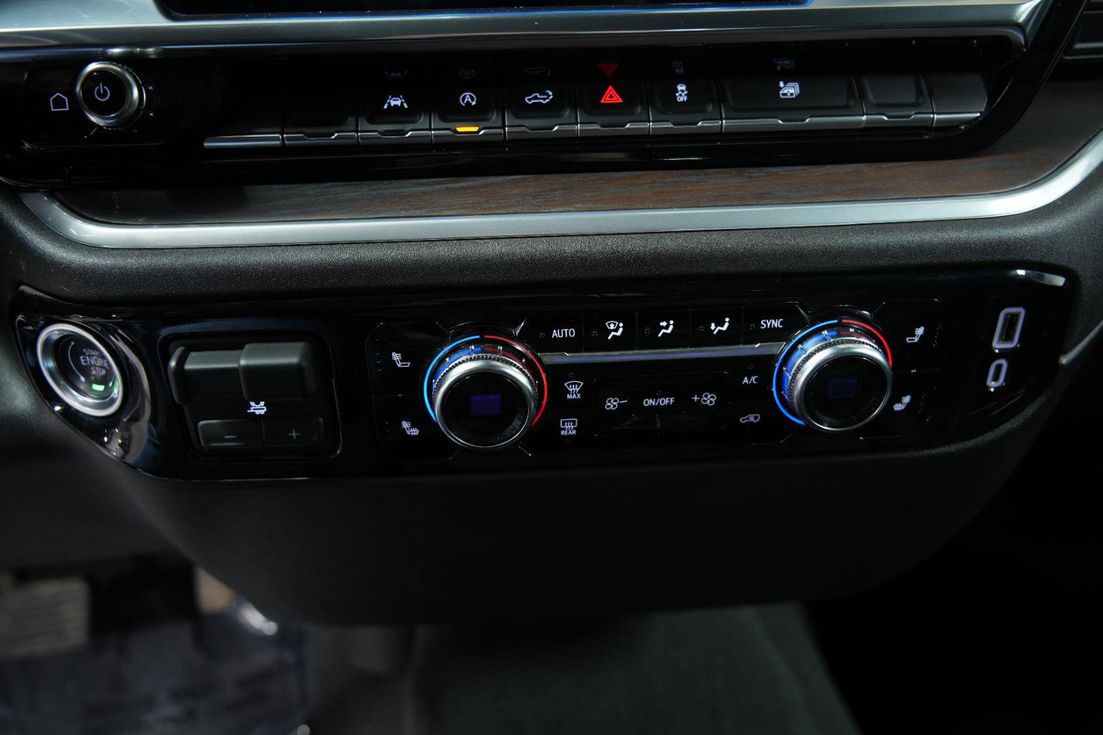 Used 2025 GMC Sierra 1500 SLT image 38