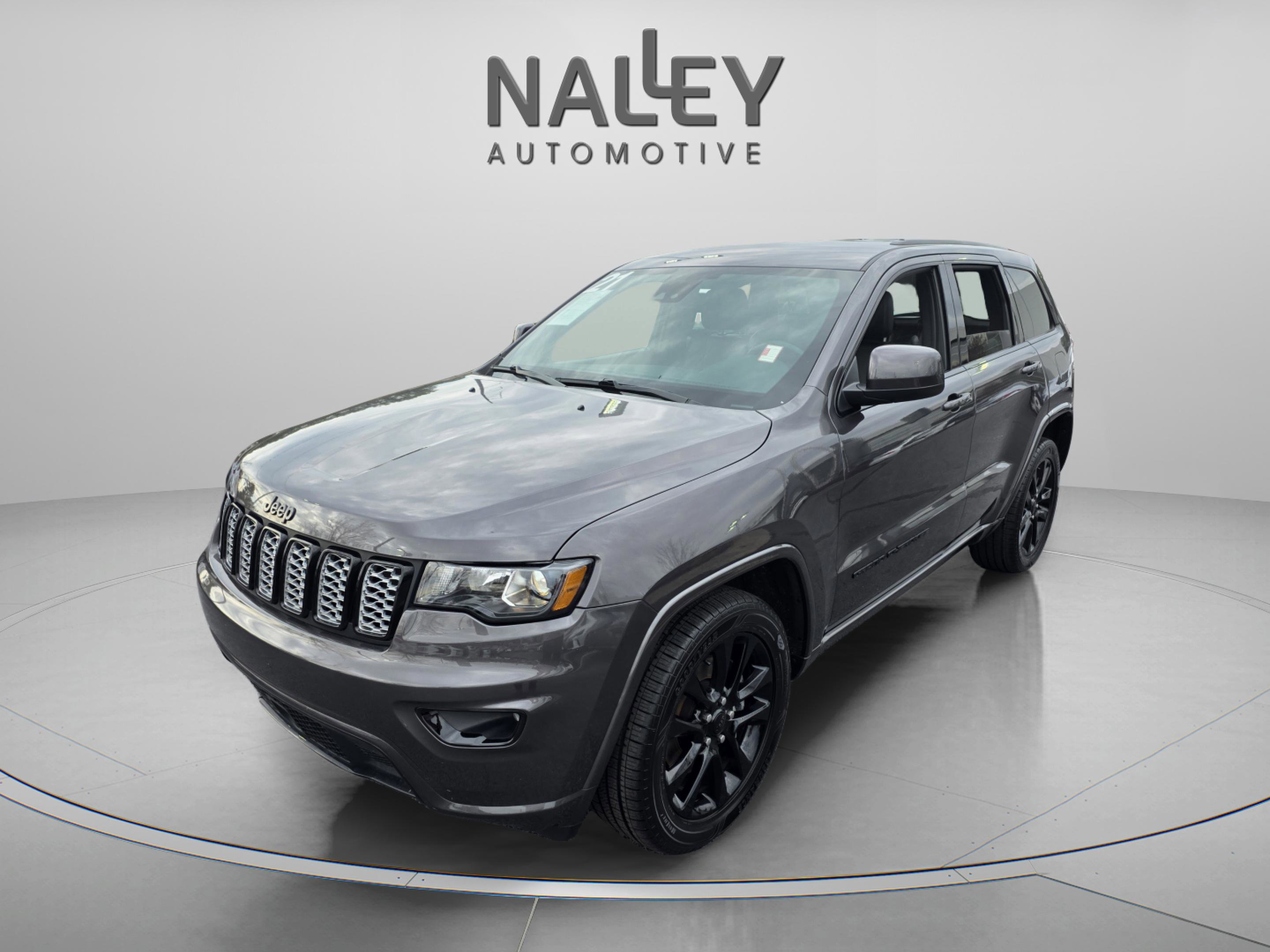 Used 2021 Jeep Grand Cherokee Laredo X image 1