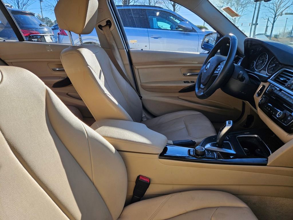 Used 2016 BMW 320i Sedan image 8