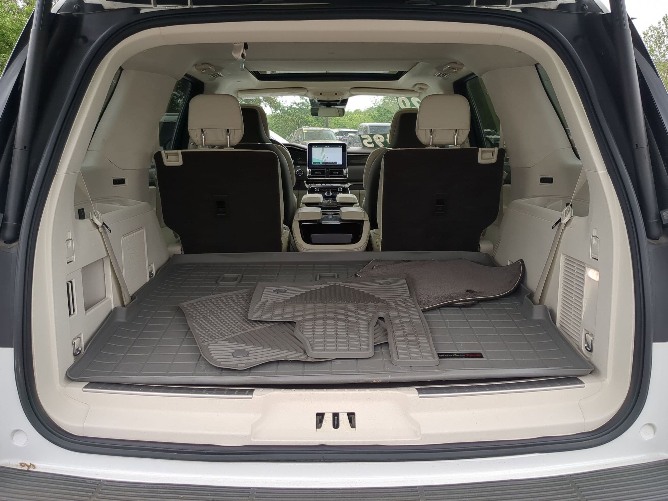 Used 2020 Lincoln Navigator Black Label w/ Cargo Convenience Package image 23