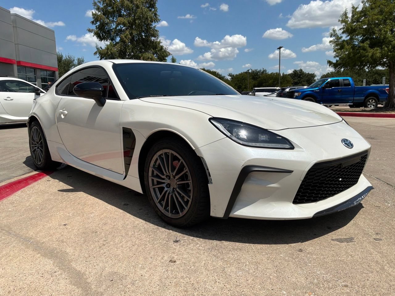 Used 2023 Toyota GR86 Premium RWD image 4
