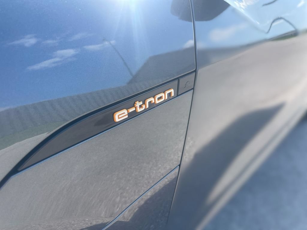 Used 2022 Audi e-tron Premium AWD/4WD image 12
