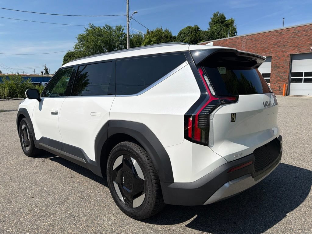 Certified 2024 Kia EV9 Wind AWD/4WD image 4