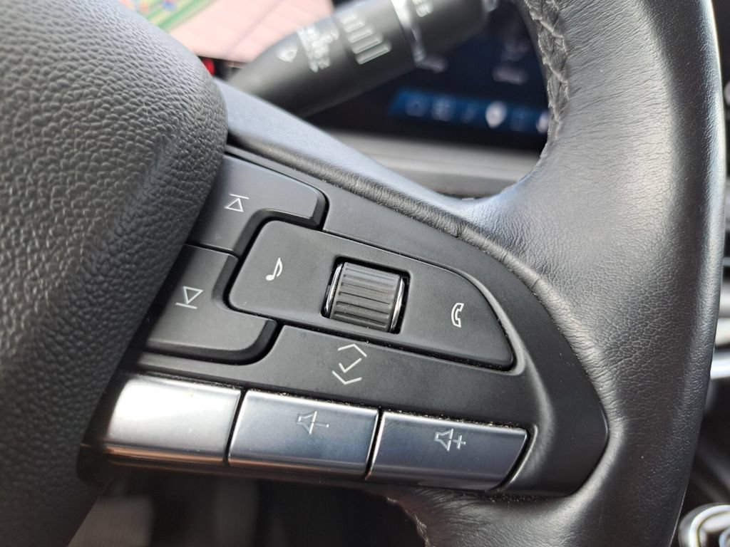 Used 2025 Cadillac XT4 Premium Luxury FWD image 14