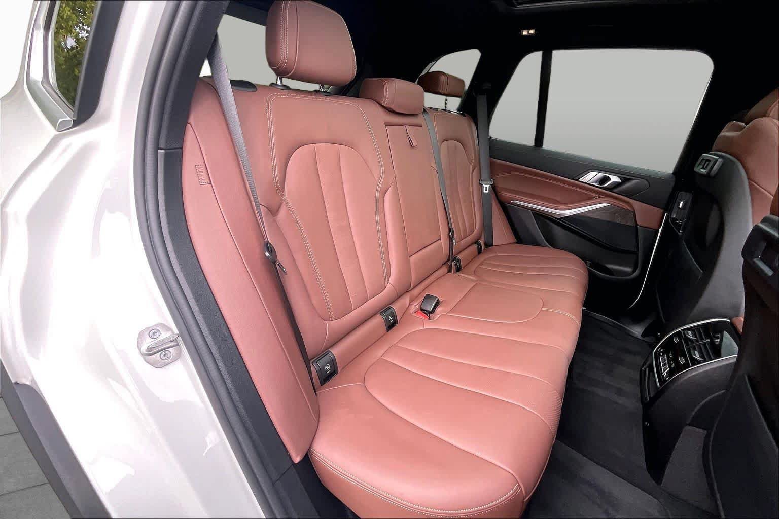 Used 2022 BMW X5 xDrive40i w/ Premium Package AWD/4WD image 19