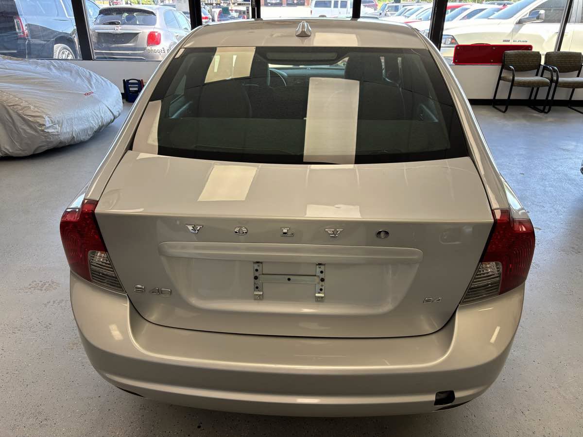 Used 2010 Volvo S40 2.4i FWD image 10