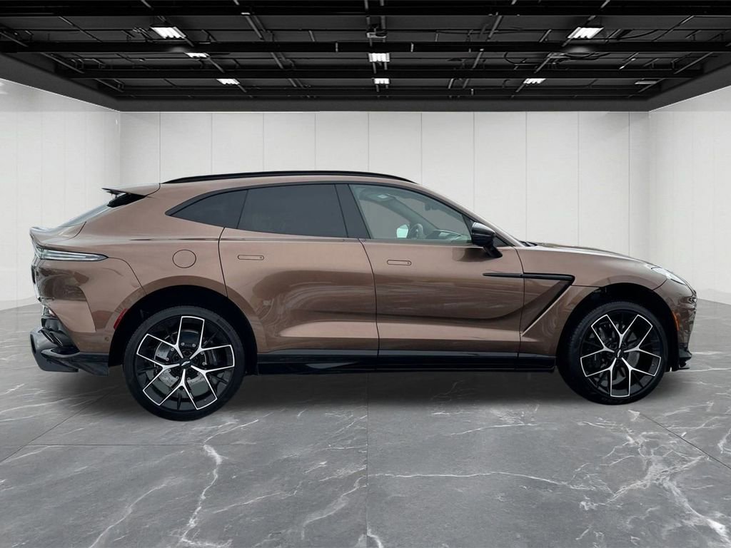 New 2026 Aston Martin DBX 707 image 9