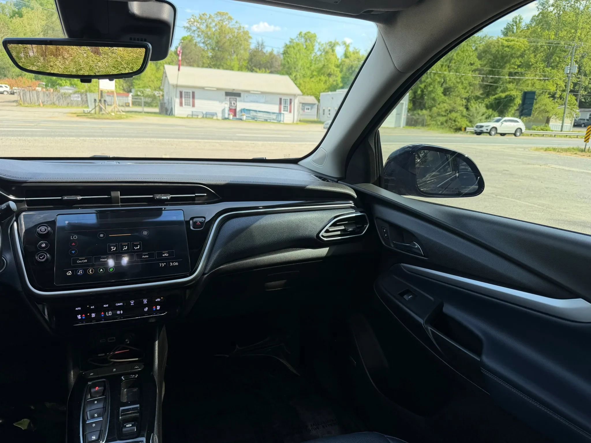Used 2022 Chevrolet Bolt EUV Premier w/ Launch Edition FWD image 29