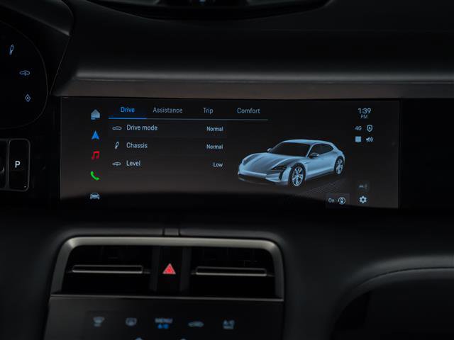 Used 2025 Porsche Taycan 4 Cross Turismo image 30