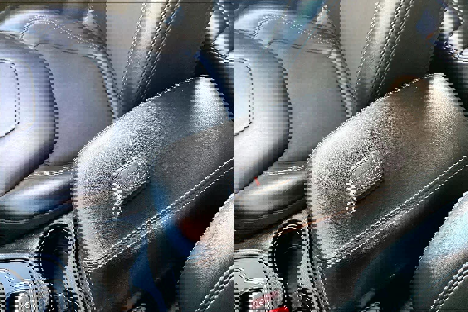 Used 2019 Jeep Cherokee Latitude Plus w/ Cold Weather Group image 14