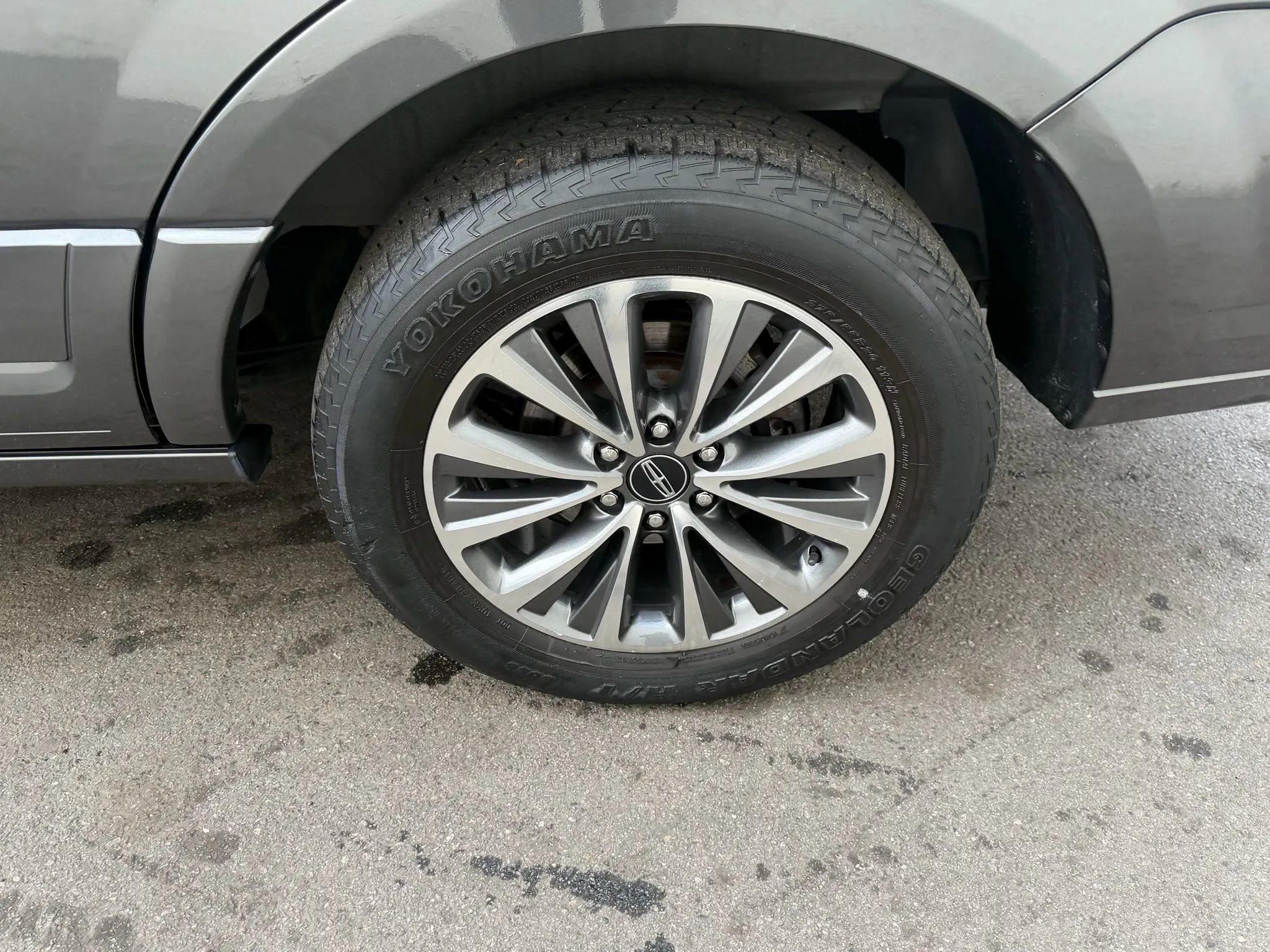 Used 2016 Lincoln Navigator Select AWD/4WD image 9