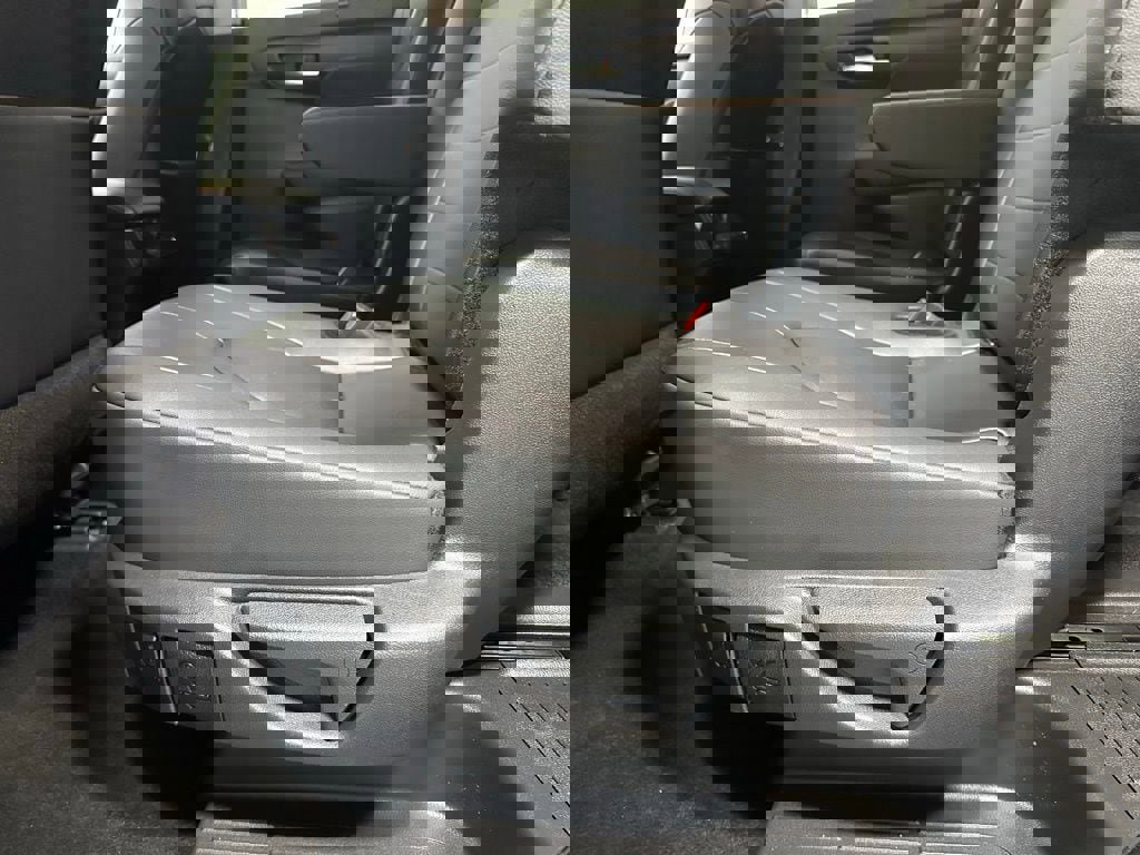 Used 2025 Toyota Highlander XLE image 48