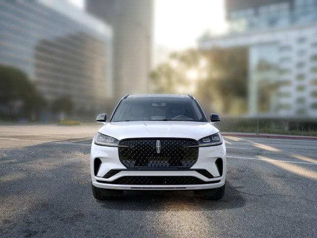 New 2027 Lincoln Aviator Reserve AWD/4WD image 4