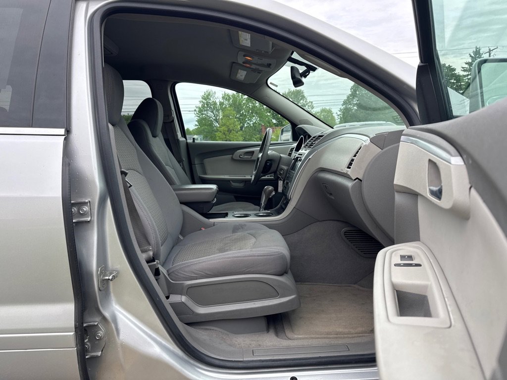 Used 2010 Chevrolet Traverse LT w/ Personal Connectivity Package AWD/4WD image 12