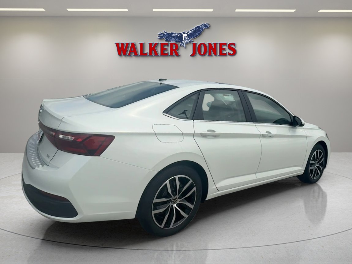 Used 2026 Volkswagen Jetta SE FWD image 6