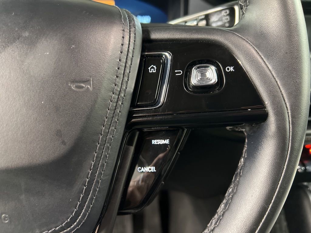 Used 2023 Lincoln Aviator AWD w/ Premium Package image 18