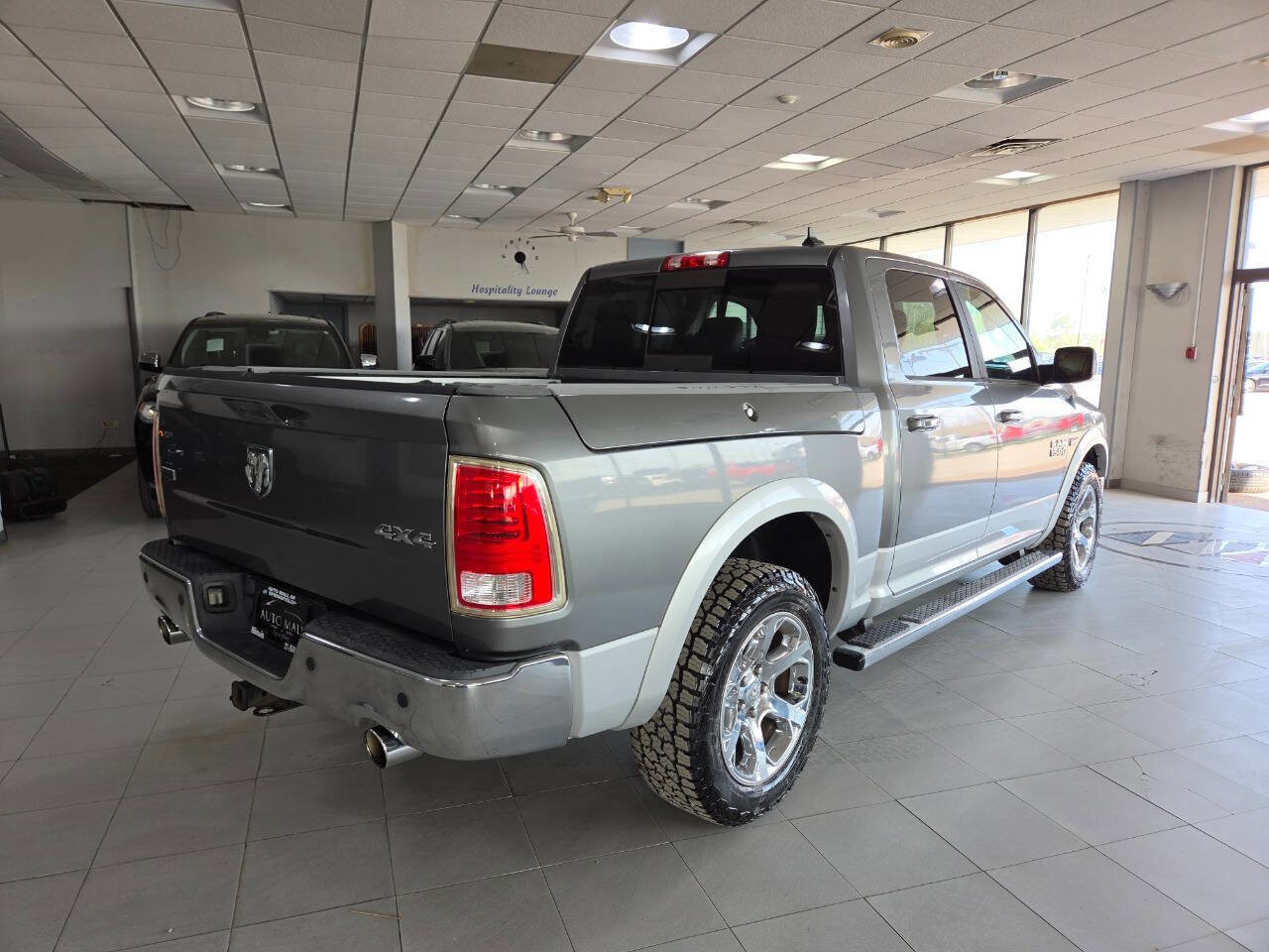 Used 2013 RAM 1500 Laramie w/ Convenience Group AWD/4WD image 8