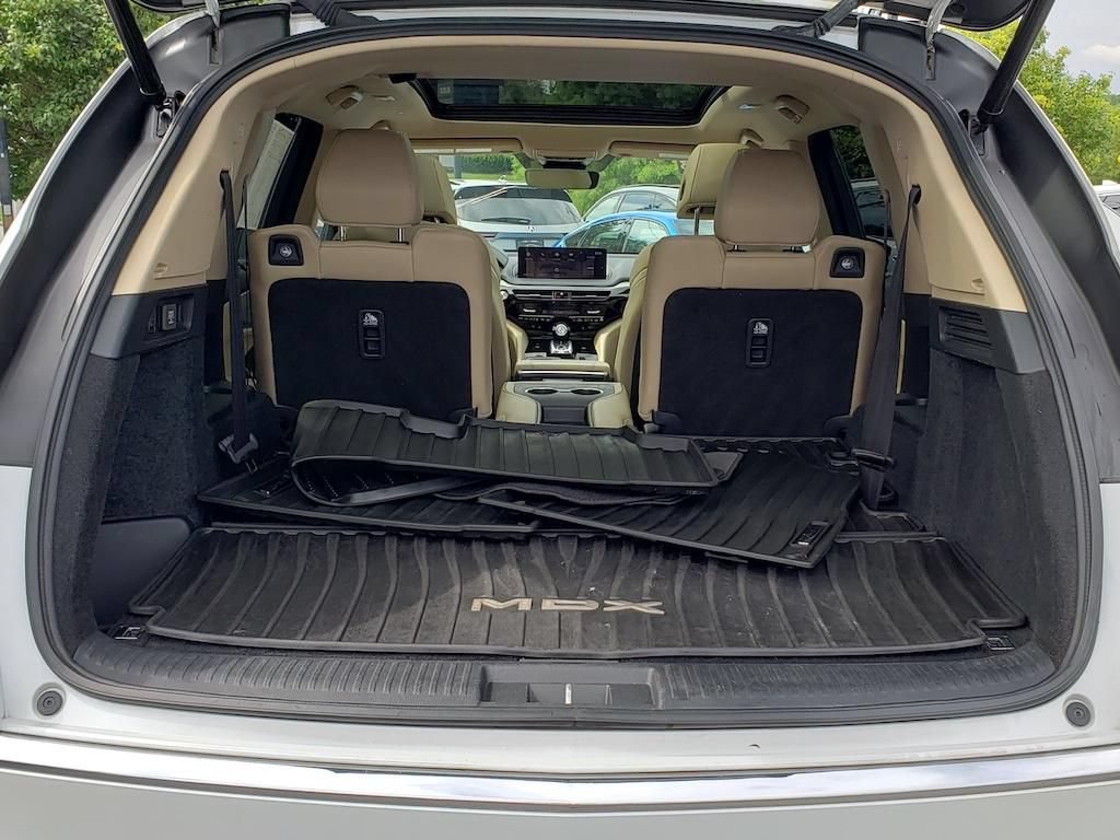 Used 2023 Acura MDX SH-AWD w/ Technology Package image 8