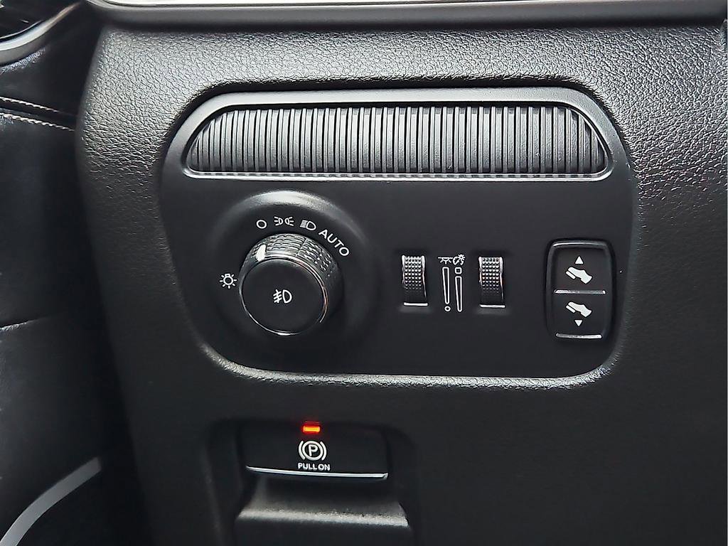 Used 2024 Jeep Wagoneer L Series II w/ Flexible Seating Group image 15