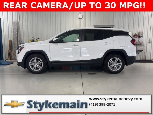 Used 2022 GMC Terrain SLE image 2