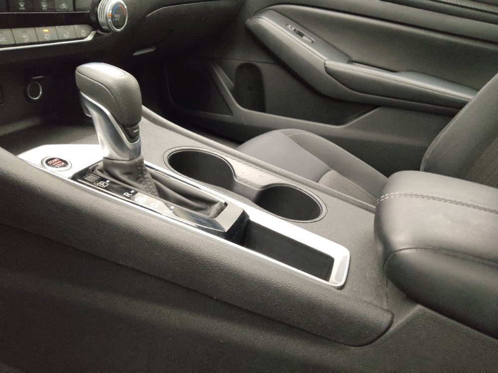 Used 2025 Nissan Altima 2.5 SV FWD image 26