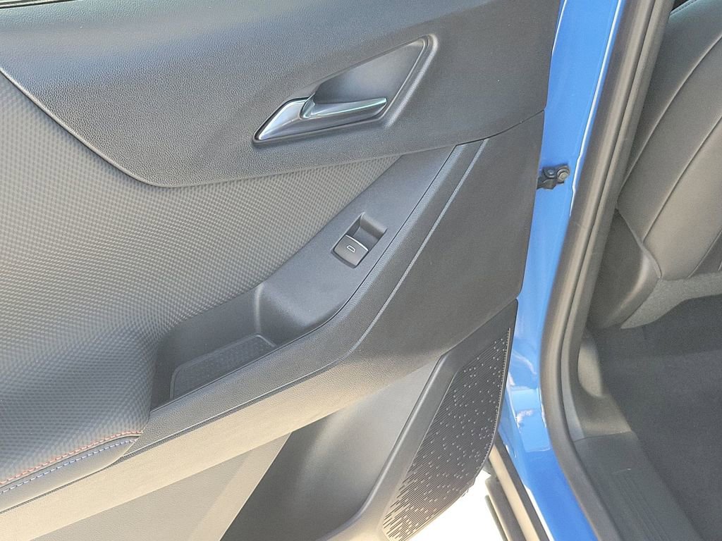 Used 2025 Chevrolet Equinox RS w/ Safety and Technology Package image 41