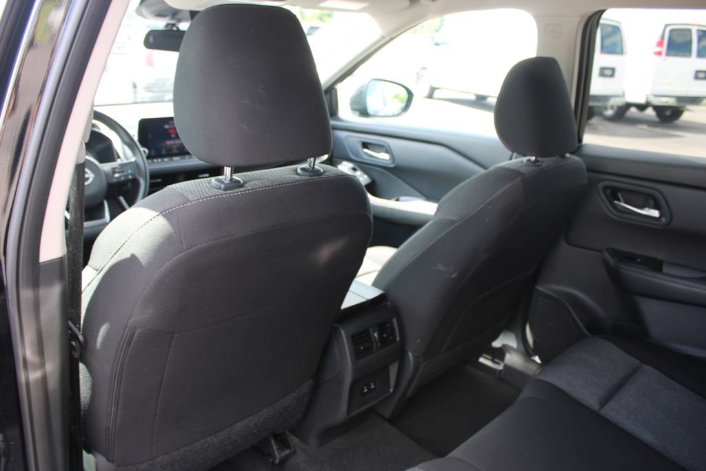 Used 2024 Nissan Rogue SV AWD/4WD image 26